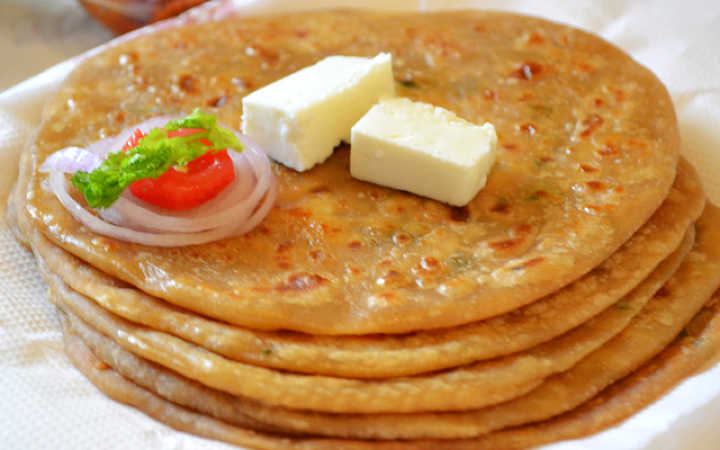 Aloo Paratha ( আলুর পরোটা )
